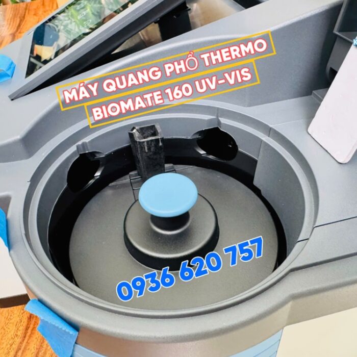 Vị trí đặt cuvet thạch anh máy quang phổ Biomate